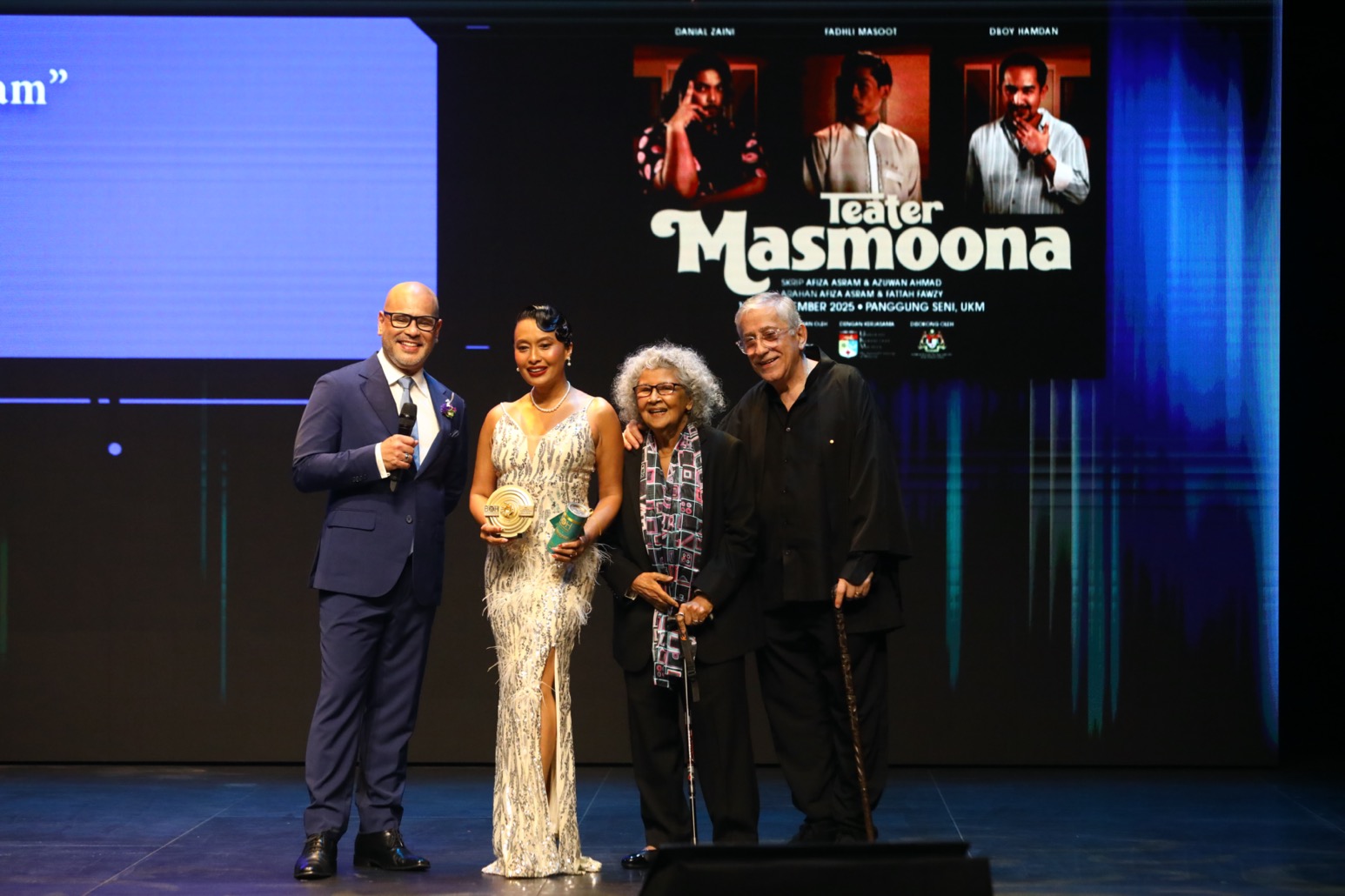Best Actor Supporting Role Nabila Huda with Farida Merican n Joe Hasham ...